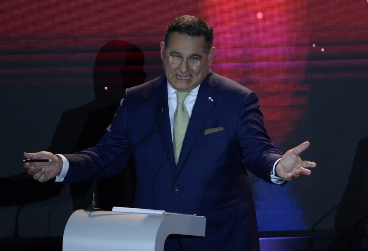 Debate de promesas y tiradera entre los candidatos presidenciales