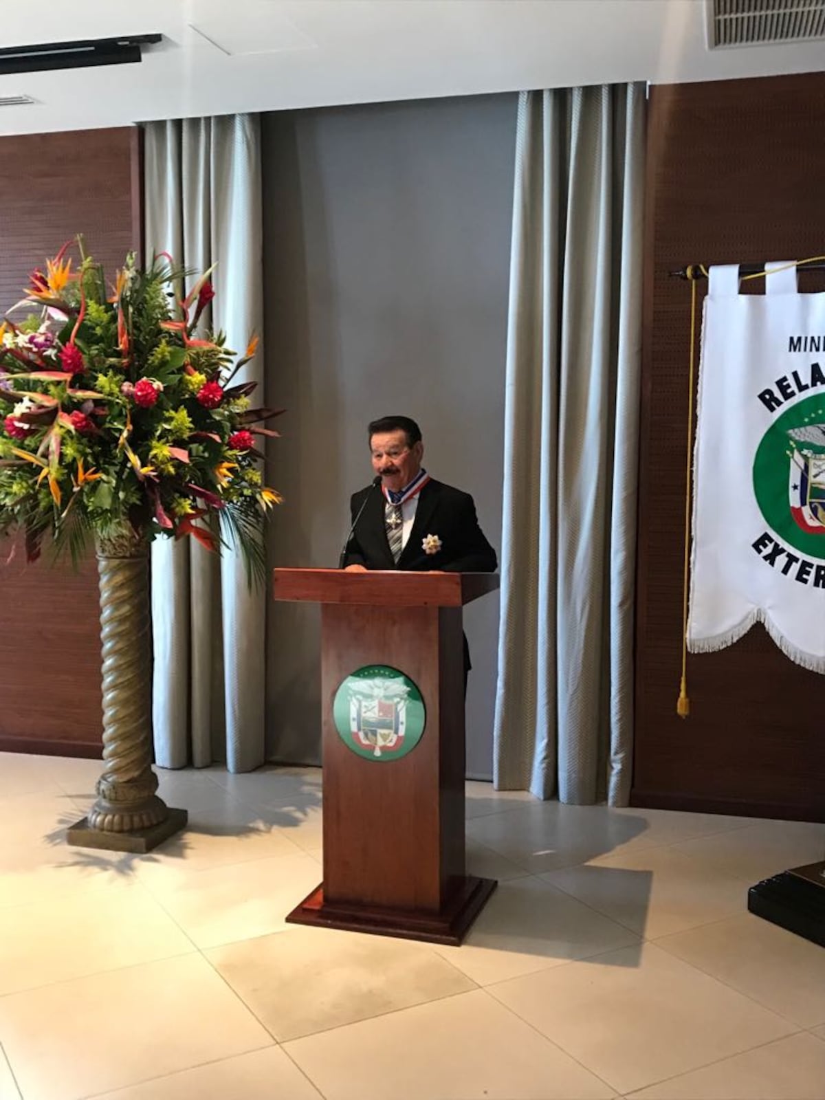 ¡VAYA DORO! Entregan la Orden Belisario Porras al 'Poste de Macano Negro'