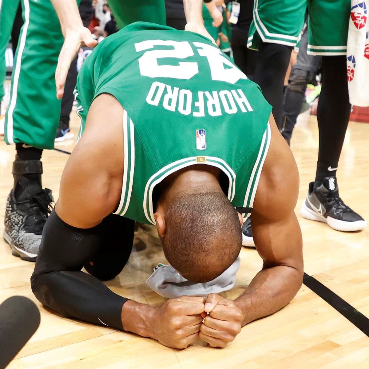 Final entre Warriors y Celtics tendrá un duelo de latinos