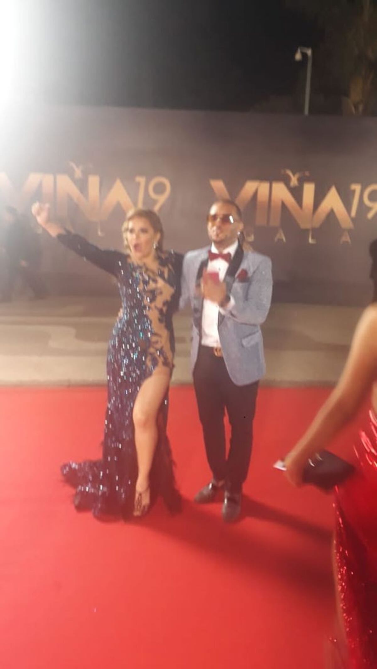 Margarita lució sus atributos en alfombra roja en Viña. Saik no se quedó atrás