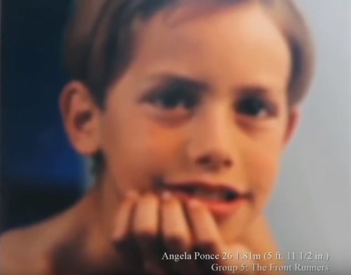 Revelan fotos del pasado de la mujer transexual que ganó el Miss España