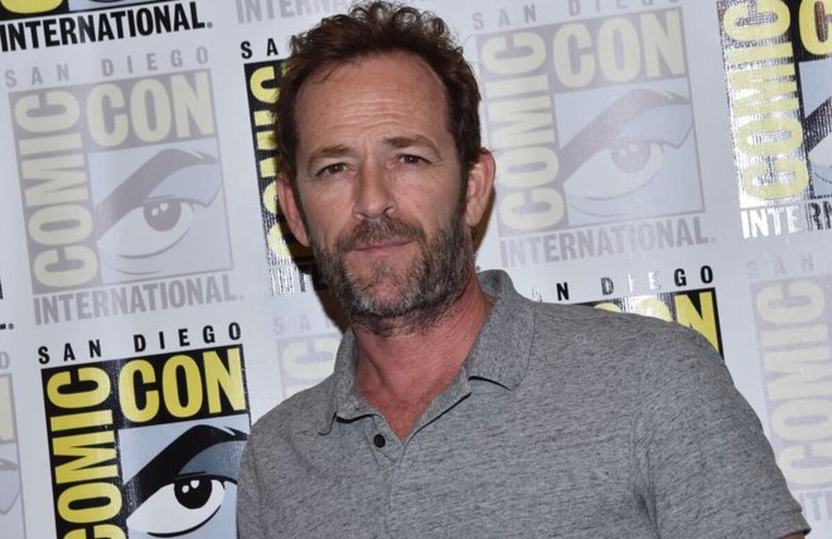 Tras anuncio del retorno de Beverly Hills 90210 actor de la serie sufre infarto