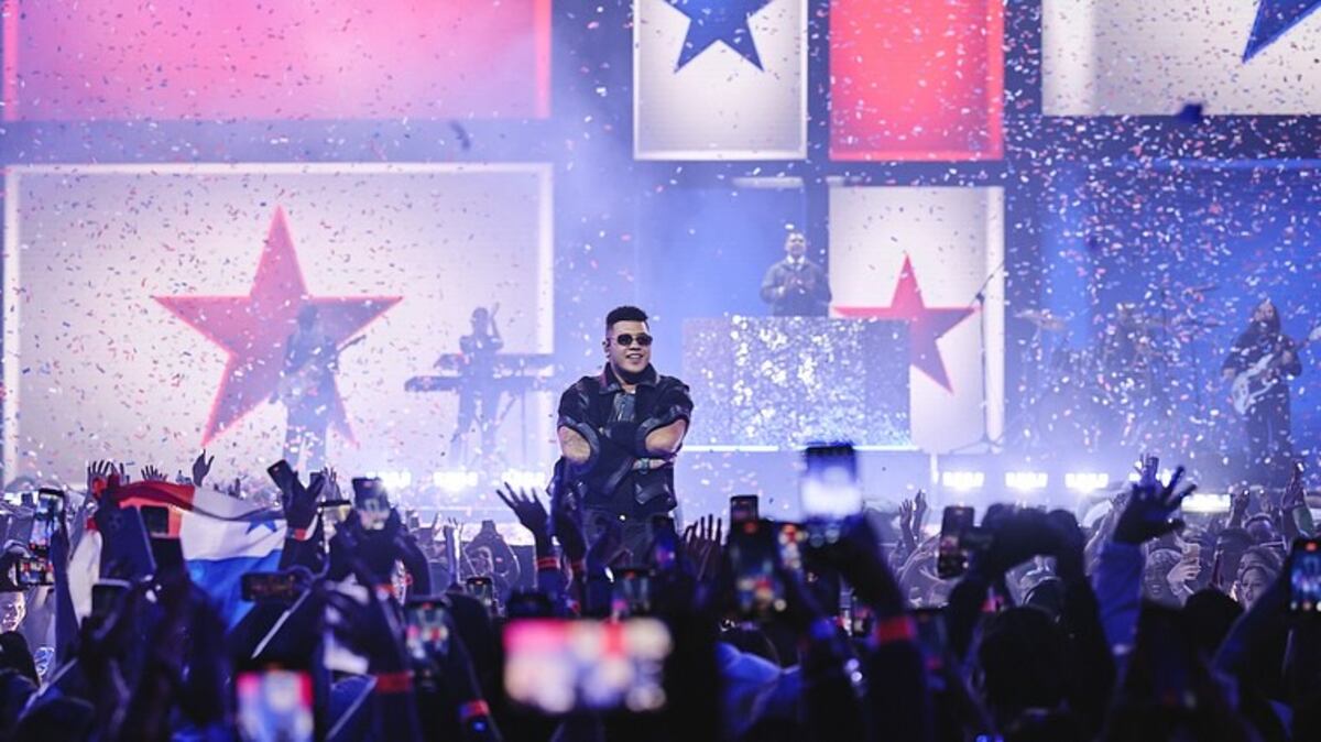 Boza cerró con lágrimas los Premios Juventud 2025 en Panamá