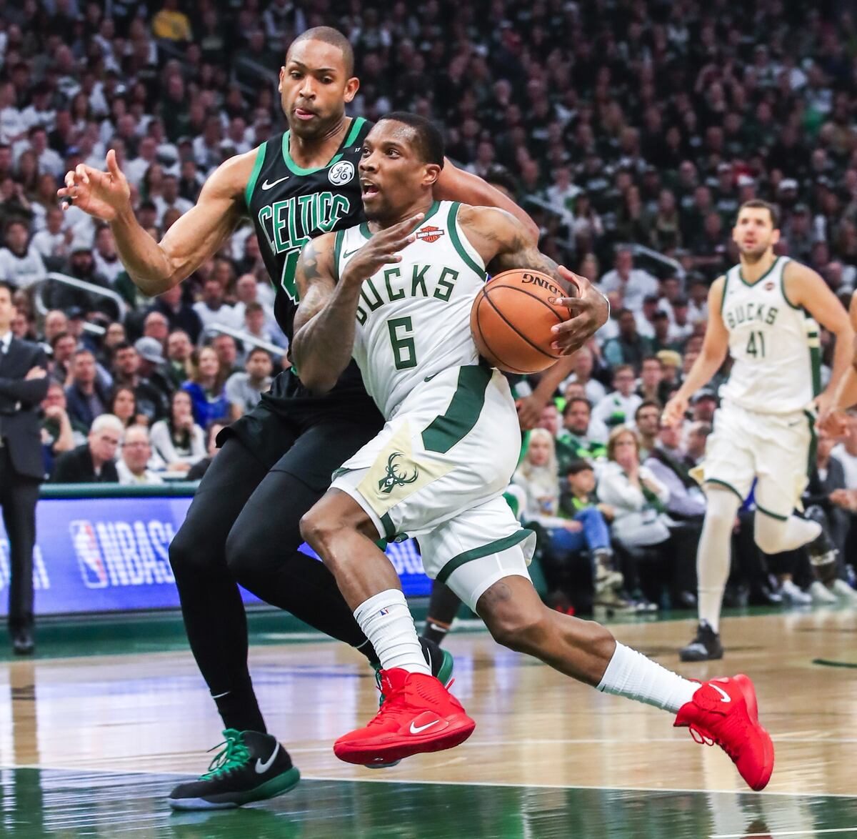 Los Celtics sorprenden a Antetokounmpo y a los Bucks en el primero de la serie