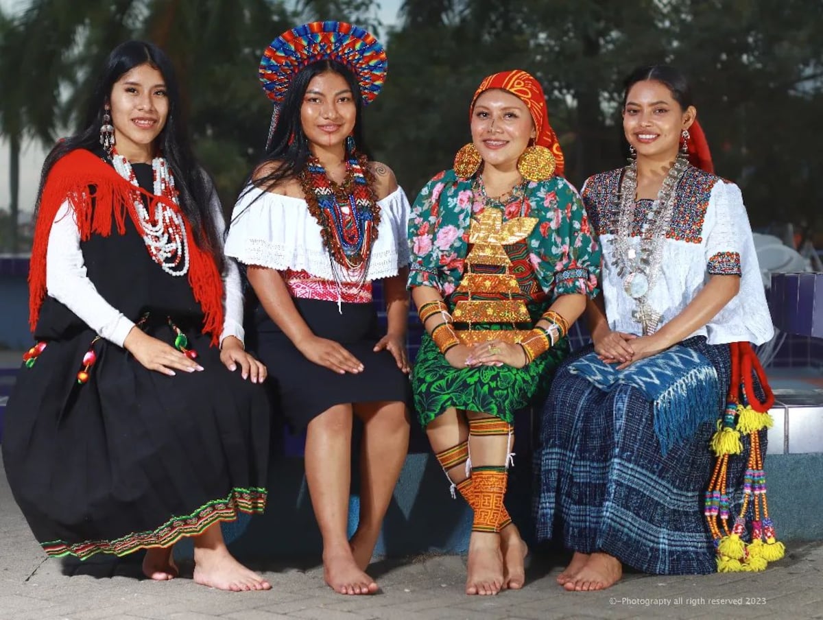 Esta noche escogen a Señorita Indígena de Abya Yala