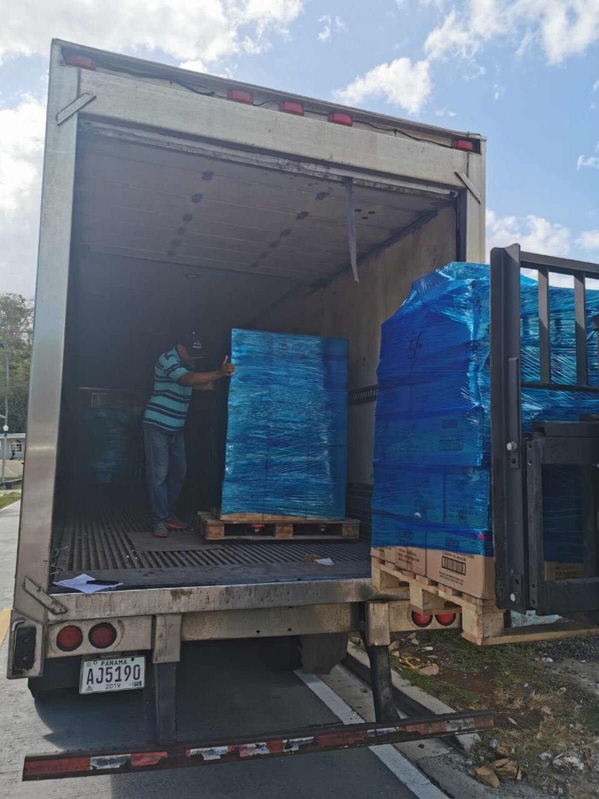 Meduca evalúa si se suspenden los actos cívicos en las escuelas por el coronavirus