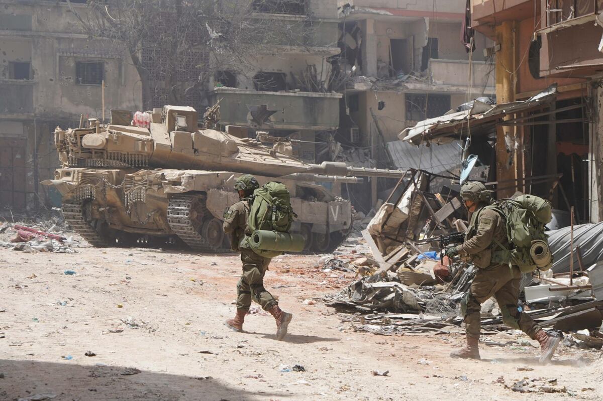 Mueren tres periodistas en ataque aéreo en Líbano