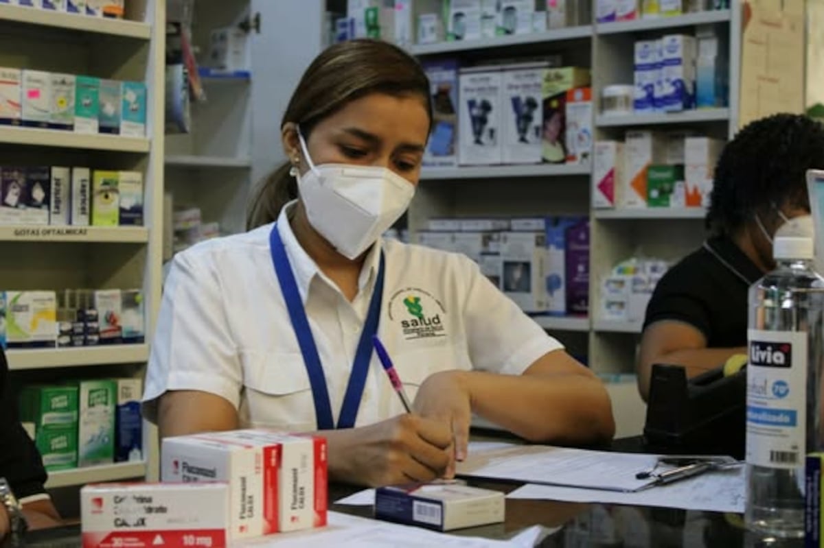 Centro de salud de Cerro Batea ofrece grandes rebajas en fármacos esenciales
