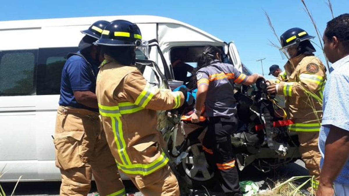 ¡AY, DIOS! Bus con devotos de Atalaya impacta de frente+FOTOS