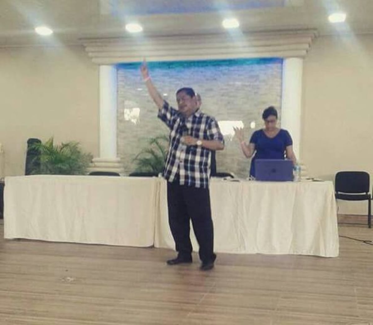  ¡GLORIA A DIOS! Eligen a nuevo pastor tras la muerte de Lowell David