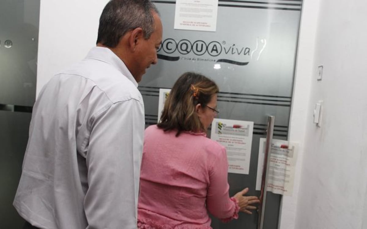 ¡LA CIERRAN! Clínica estética donde mujer falleció tras tratamiento vitamínico