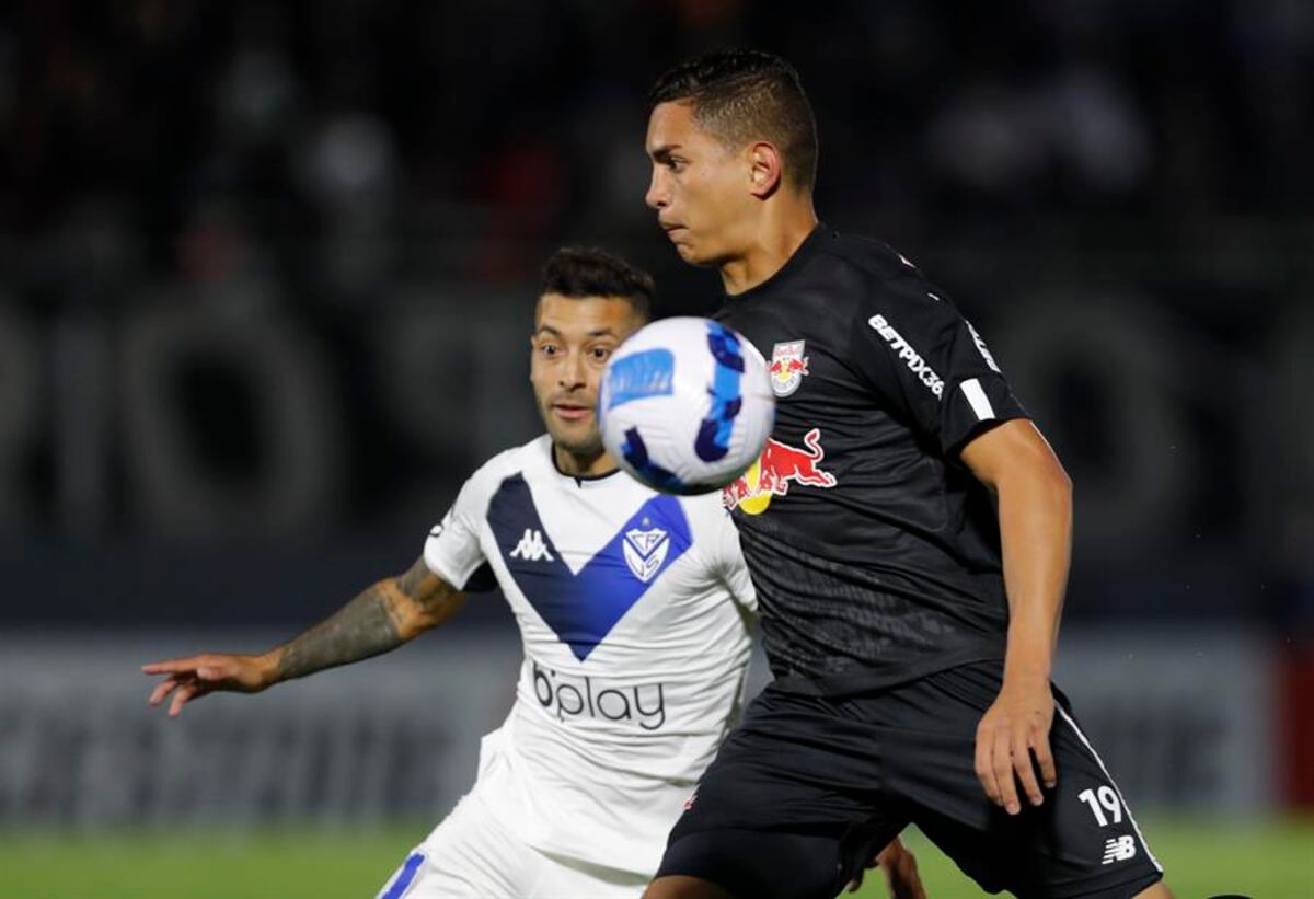 Defensa brasileño que arrolló a un motociclista es fichado por Club de Emiratos