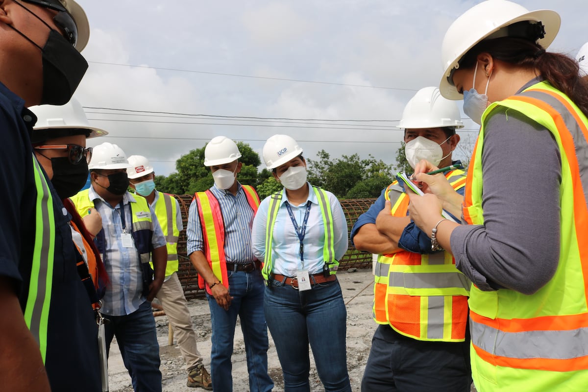 Construcción del puente vehicular Gemelo sobre el Río Chico, en  Chiriquí tiene un avance del 20%