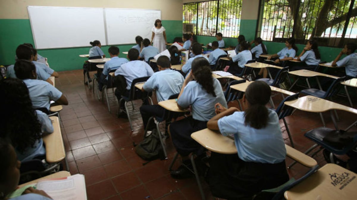 Dos millones de dólares para capacitar a unos 30 mil docentes de todo el país