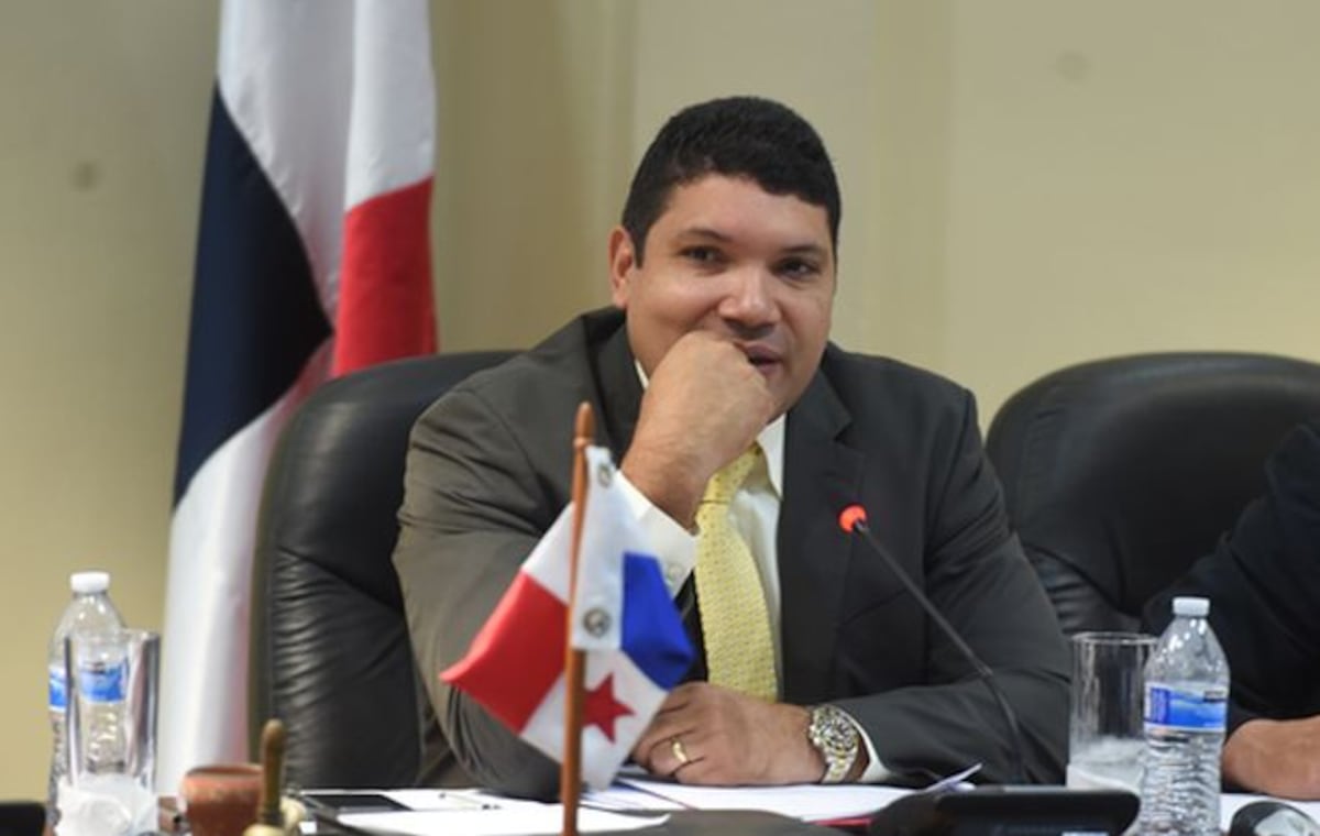 PANKY SOTO:'Tuve que engañar a personas para obtener voto y llegar a la Asamblea