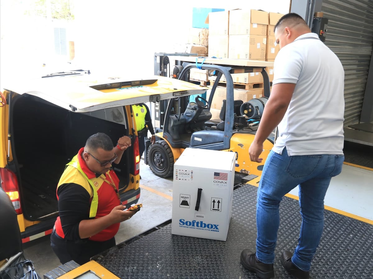 Llega el décimo primer lote de vacunas bivalentes al país