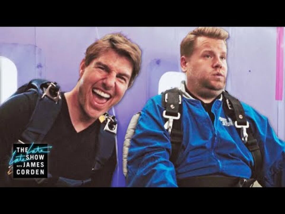 Tom Cruise pone a sufrir al comediante James Corden y lo lleva a la altura