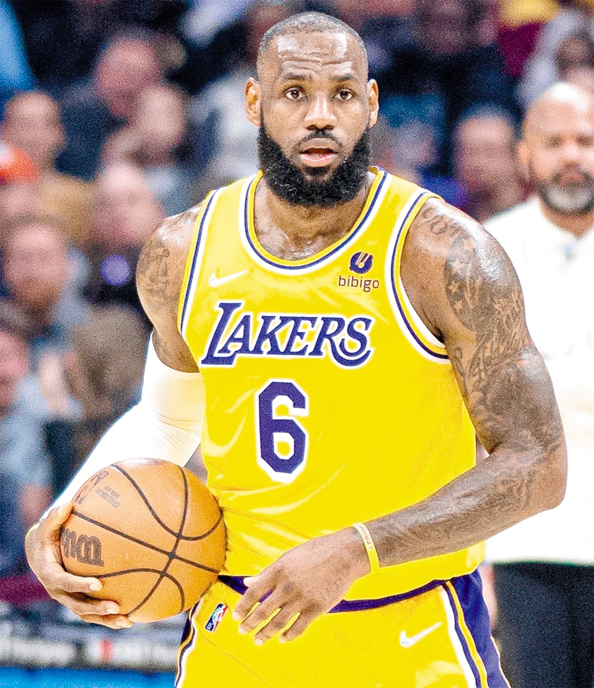 Con 40 años y una rodilla golpeada, LeBron no se retira: “Estoy bien”