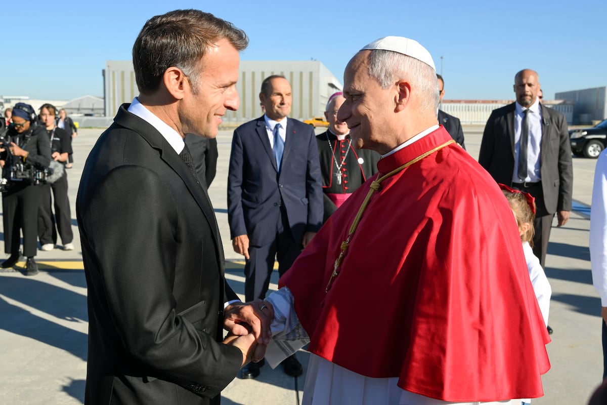 700 mil personas arropan al papa León XIV en el corazón de París