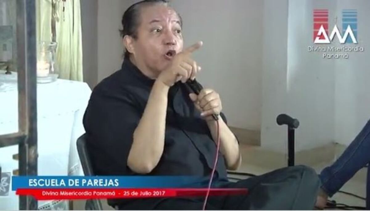 ¡FUERTE! Padre Cosca:' Viene una guerra en Panamá'. Gais atacan en redes.(VIDEO)