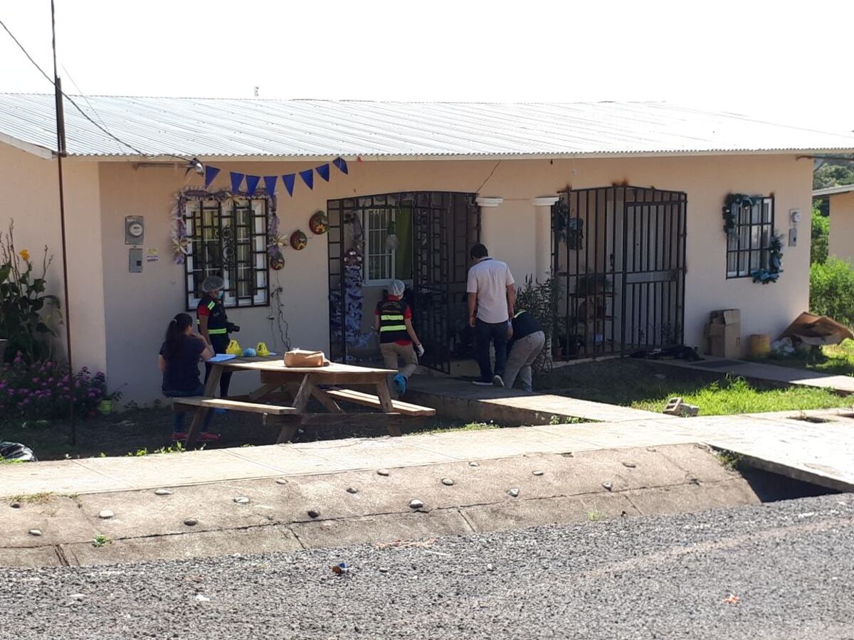 OTRO ASESINATO EN NAVIDAD.Sujeto dispara contra personas que estaban en una mesa