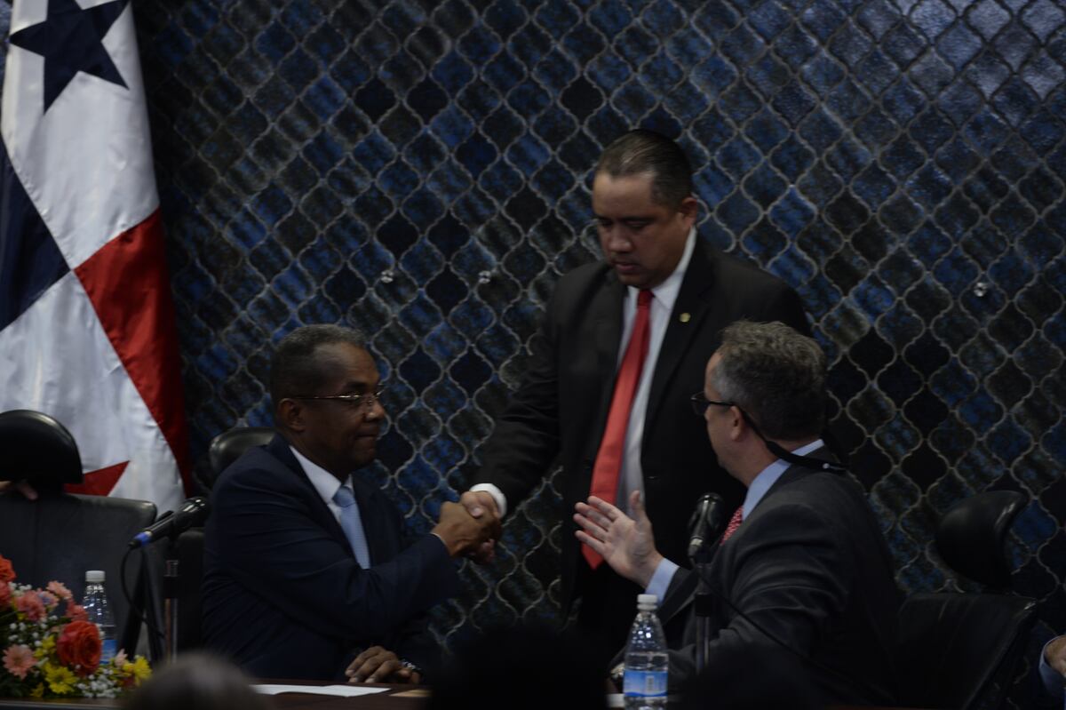 Diputado Ávila dice que los tres últimos gobiernos vieron la política migratoria como un negocio. ¿Incluyó al PRD?