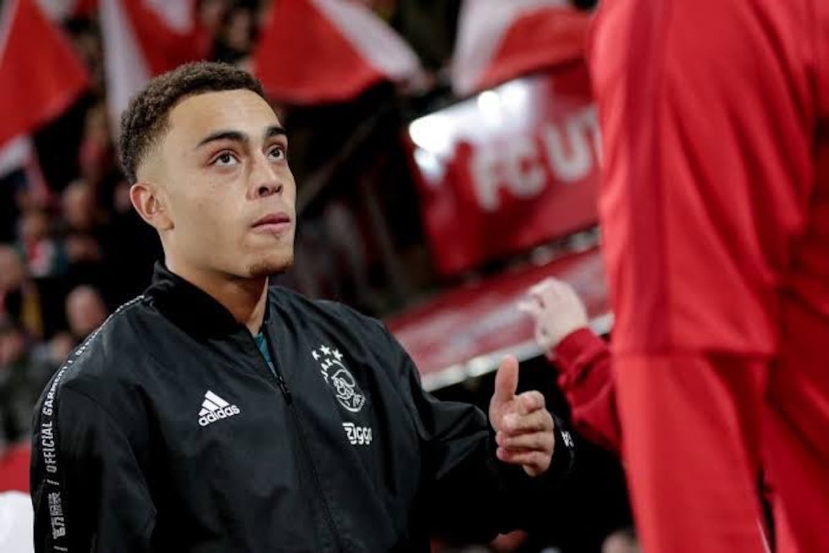 Ya es oficial: Sergiño Dest aterriza en Barcelona para las próximas cinco temporadas