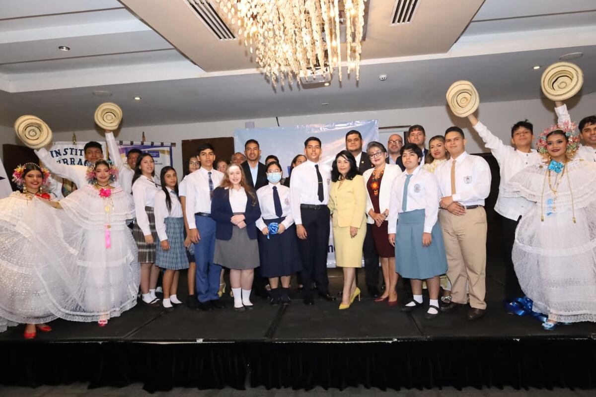 Expo-Feria Regional Universitaria inspira a más de 2 mil 500 jóvenes en Veraguas