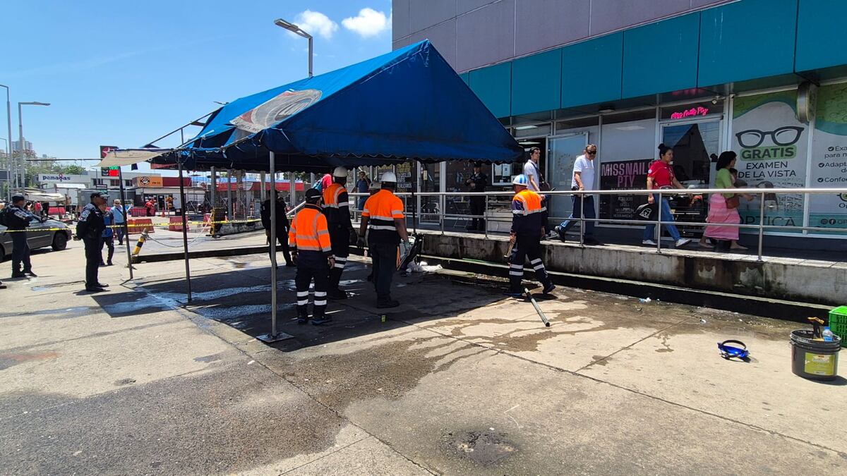 ‘Nos quitaron el pan de la boca, nos tiraron como perros a la calle, el pueblo está triste’: desalojan a buhoneros en San Miguelito antes de Navidad