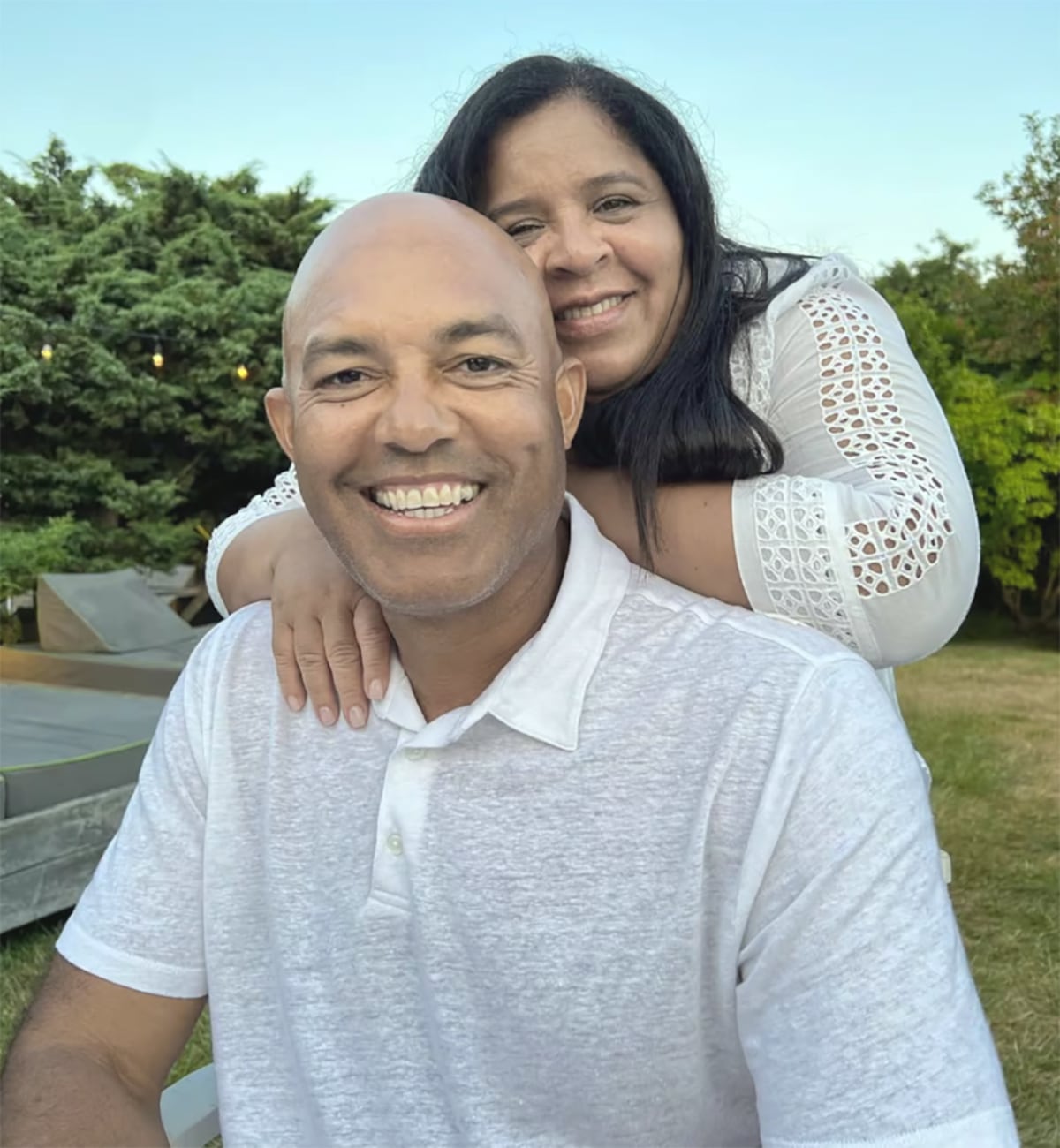 Los demandan: Mariano y Clara Rivera bajo fuego, ambos son acusados en polémico caso de abuso infantil en campamento