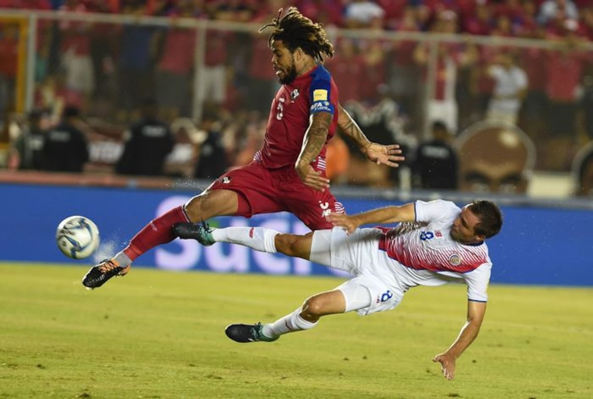 GALERÍA | Mira las 32 fotos históricas de Román Torres en su cumpleaños