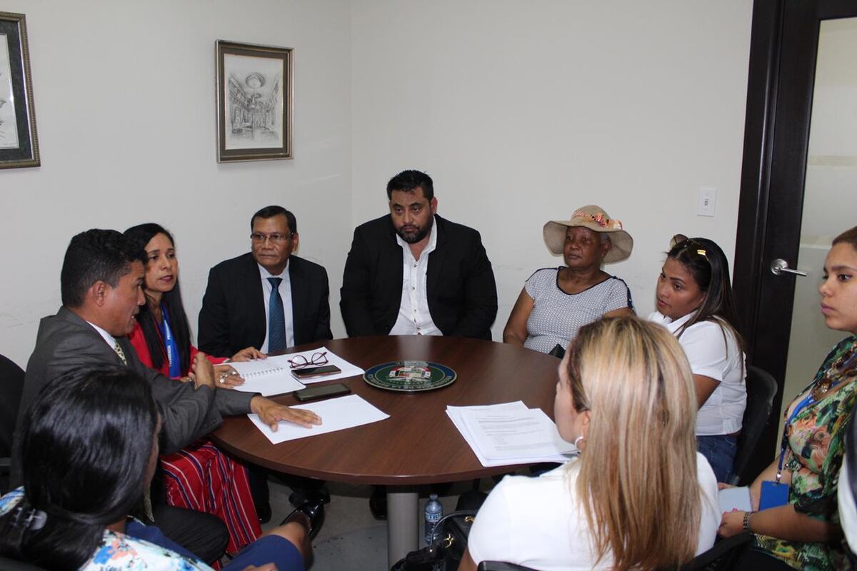 Presos de Punta Coco y sus familiares se rebelan