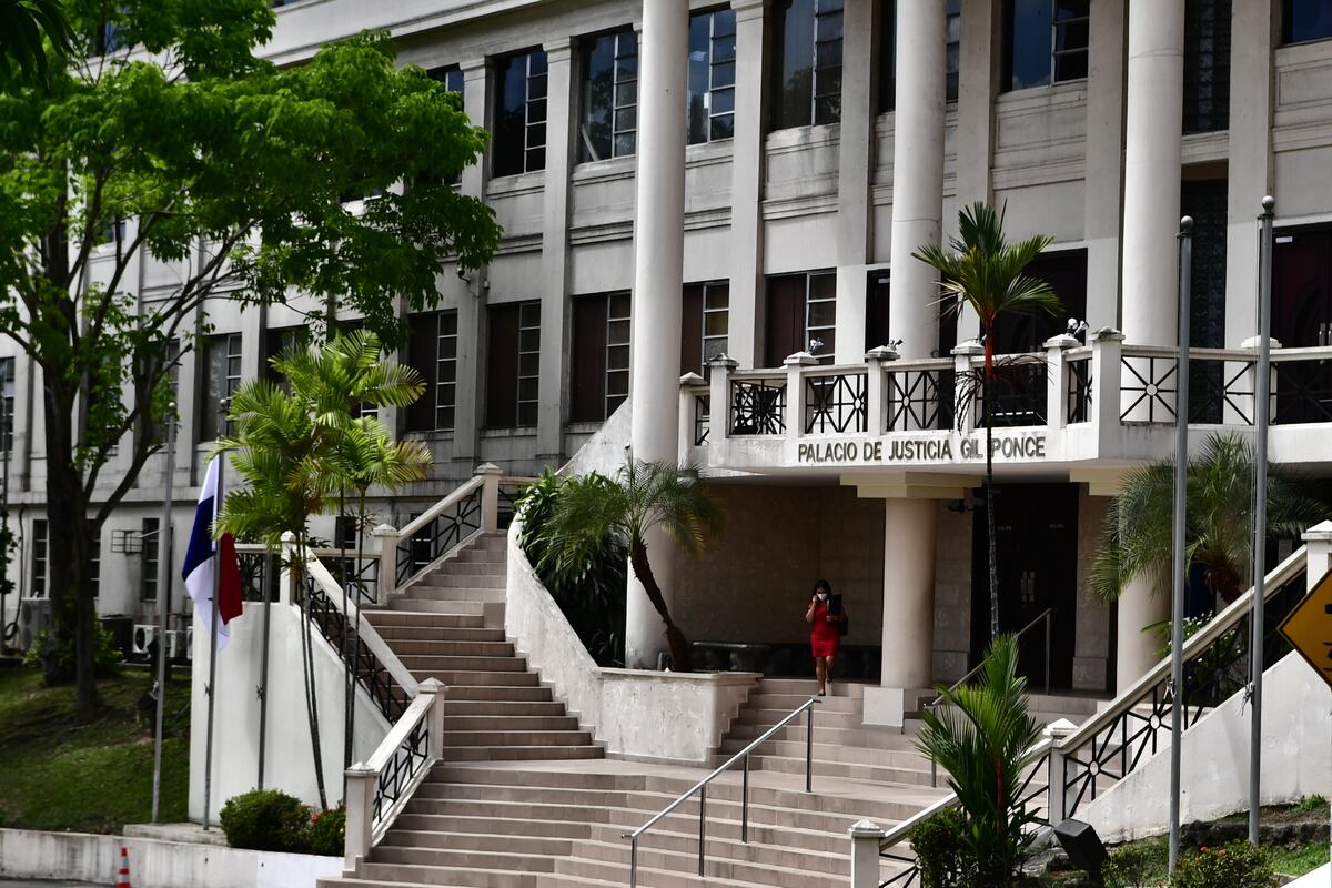 Fábrega no se deja y presenta demanda de inconstitucionalidad ante la Corte 