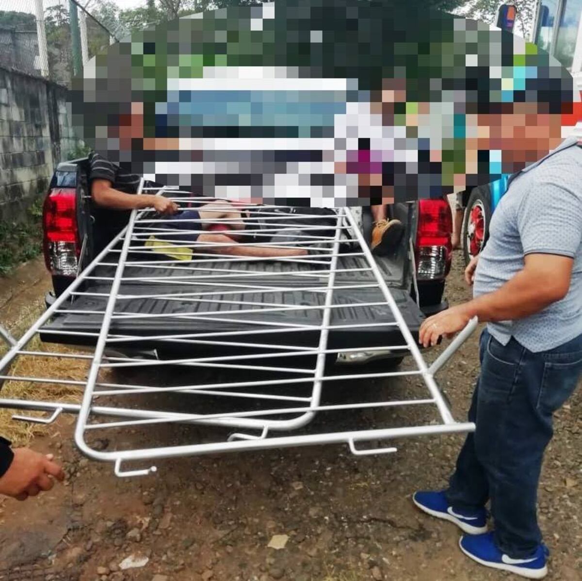 Capturan a dos sujetos que habían hurtados vallas de protección para El Papa