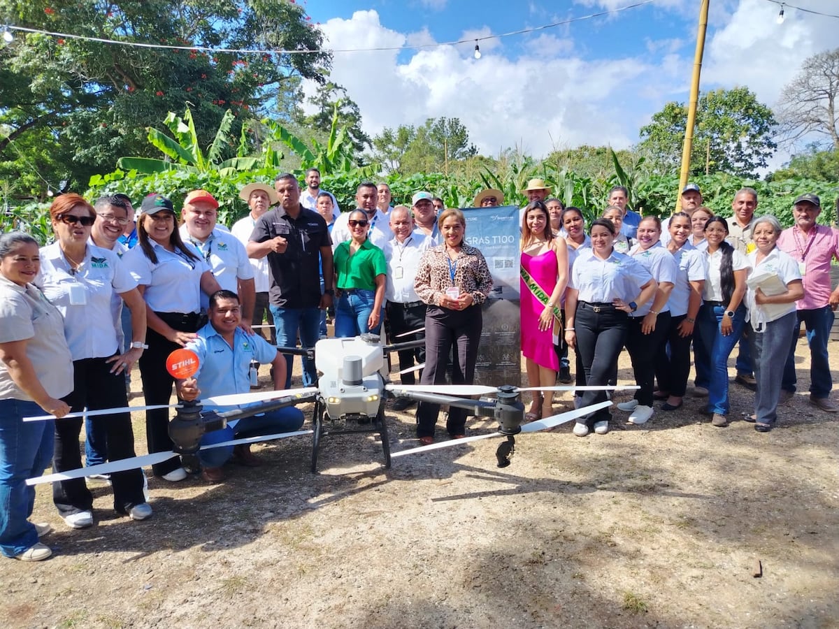 Drones y alianzas: MIDA actualiza productores en Feria de La Chorrera