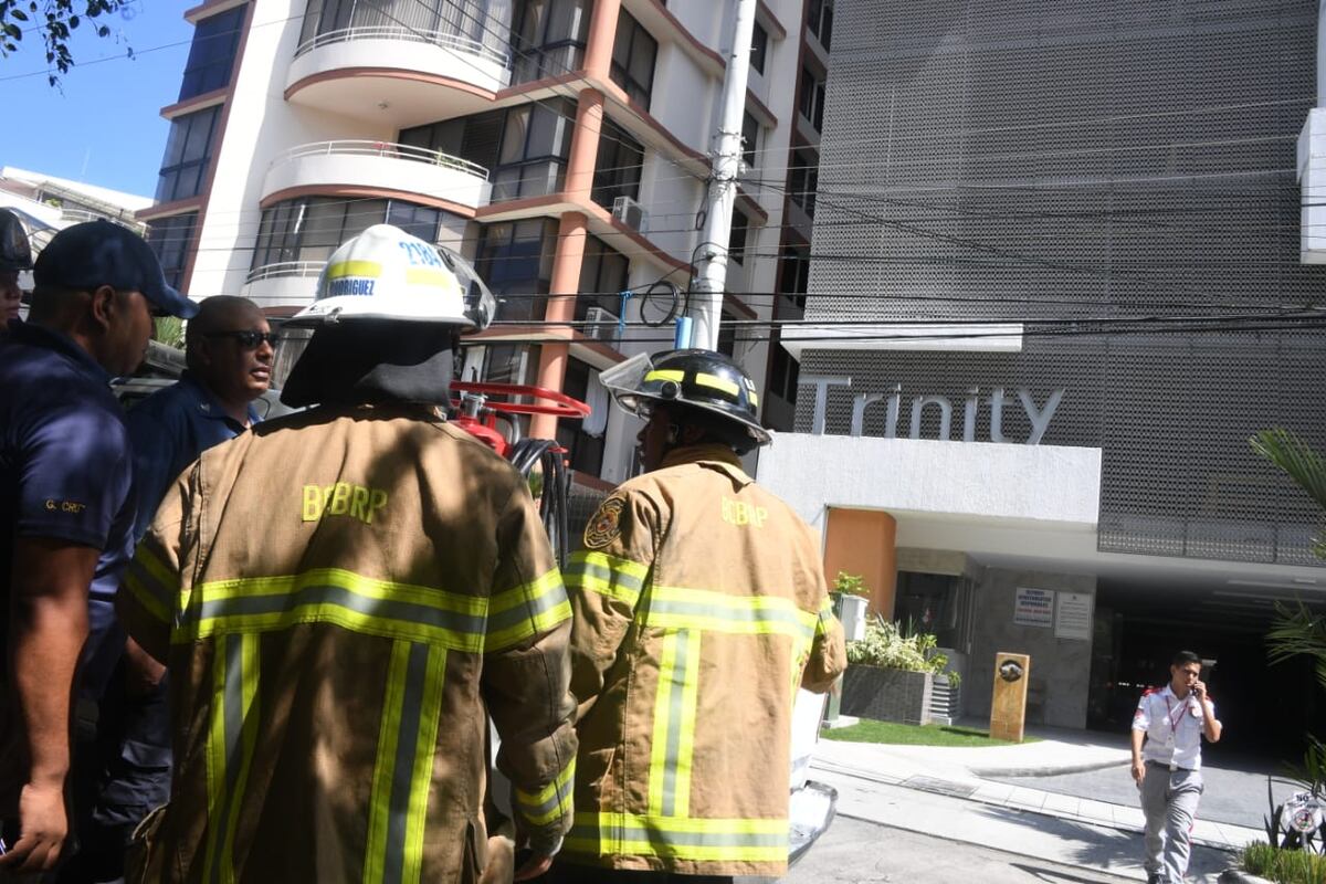 Bomberos atienden emergencia por otra fuga de gas en edificio en El Cangrejo. Video
