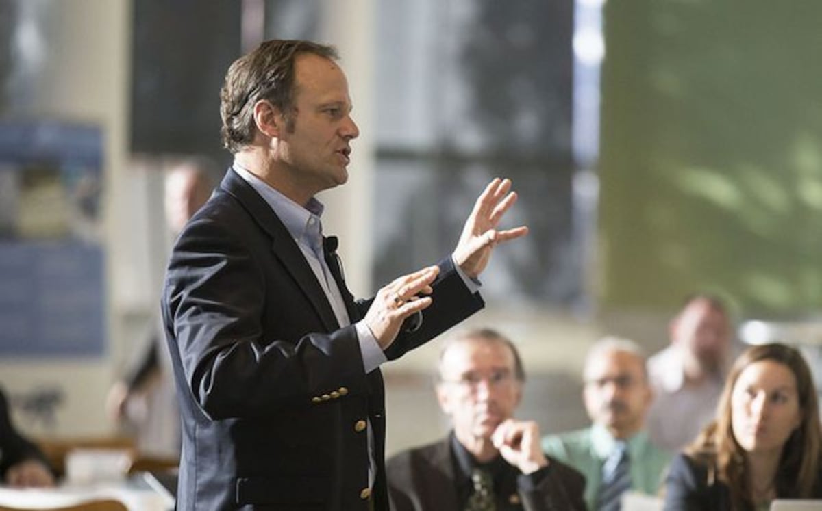 QUIERO HUMILLARTE. Una extraña propuesta de matrimonio termina con abucheos