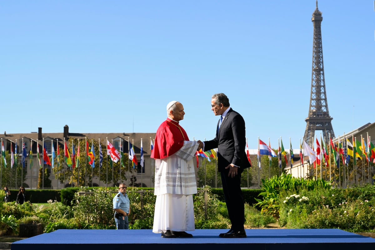700 mil personas arropan al papa León XIV en el corazón de París