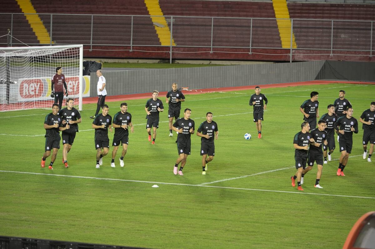 DT de México da pista sobre la titular contra Panamá