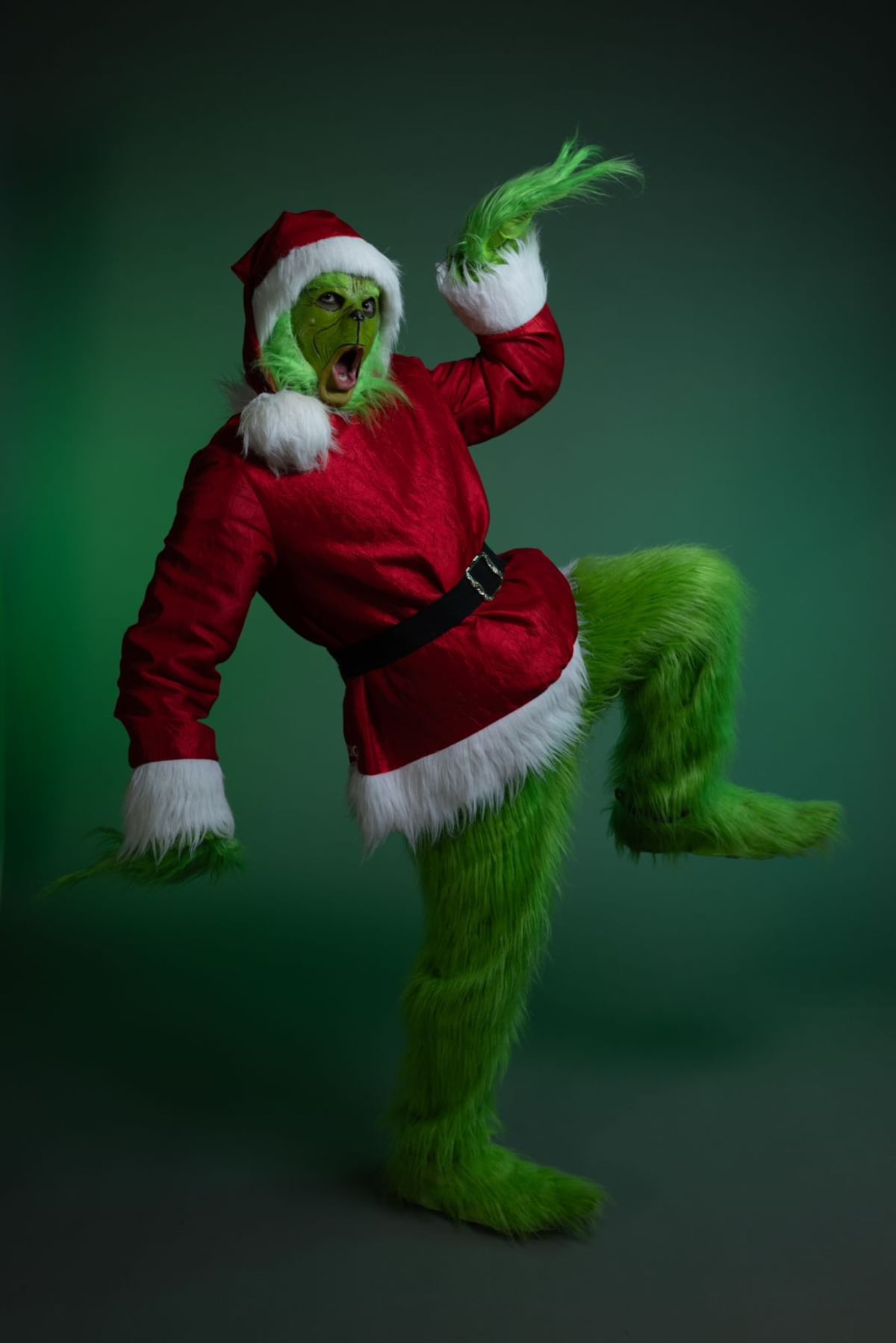‘El Grinch que conquistó las redes’: Conoce al hombre detrás del personaje viral, Gregory Manrique