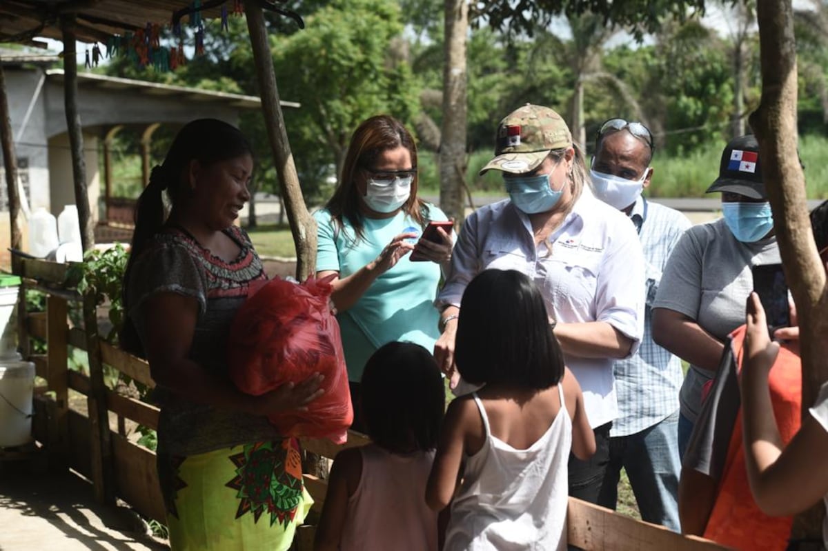 Mujeres emberá emprenden plan piloto para vender sus artesanías