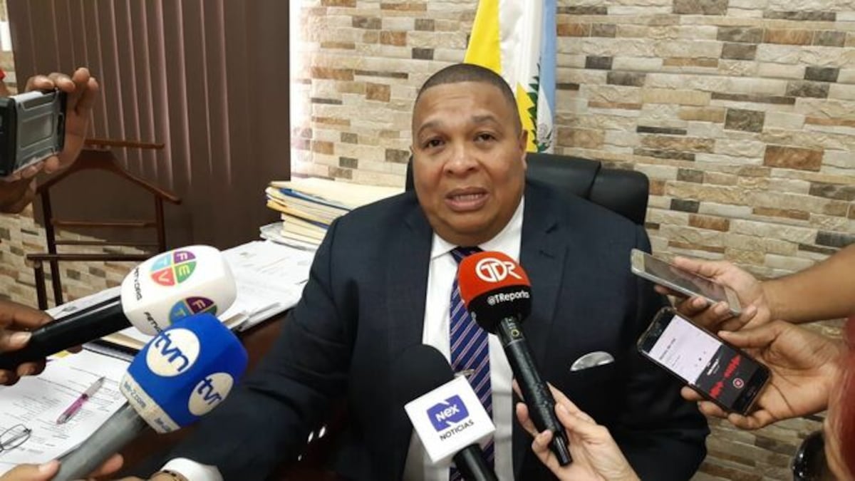 Concejo de Colón escoge a ‘Bolota’ como abanderado