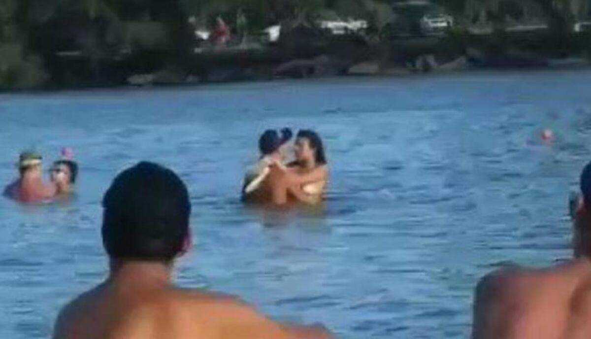 Pareja tuvo sexo en un lago y todos los testigos los aplaudieron 