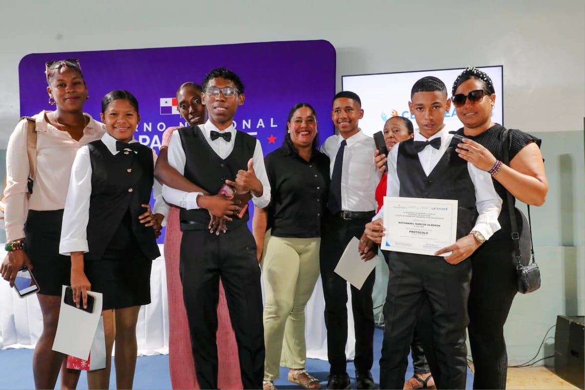 Jóvenes del CEFODEA se gradúan y le dan la vuelta a su historia