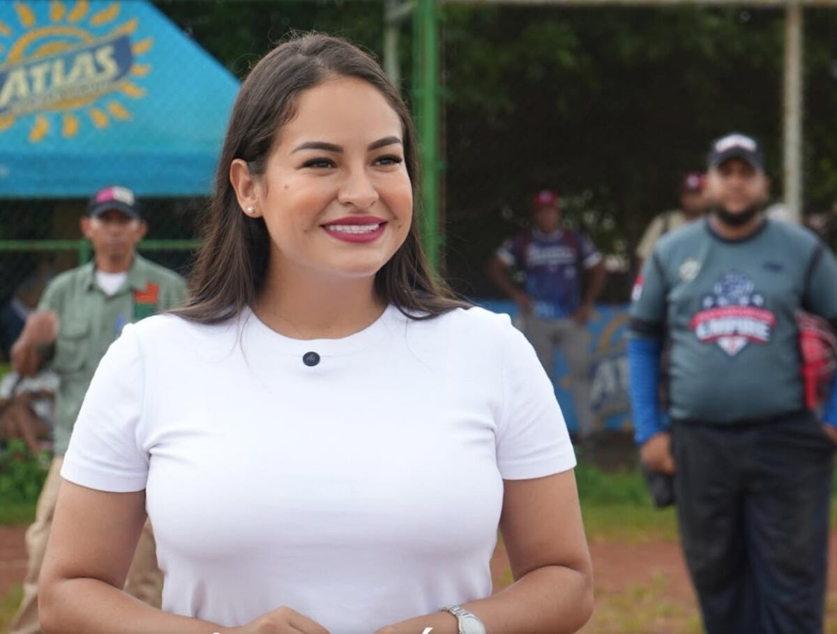 La silla de la alcaldesa de Arraiján, Stefany Peñalba, se tambalea con mil firmas en su contra