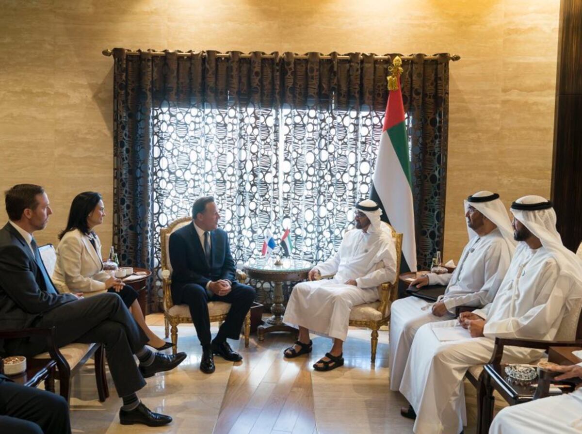 Presidente panameño se reúne con la realeza de  Emiratos Árabes Unidos