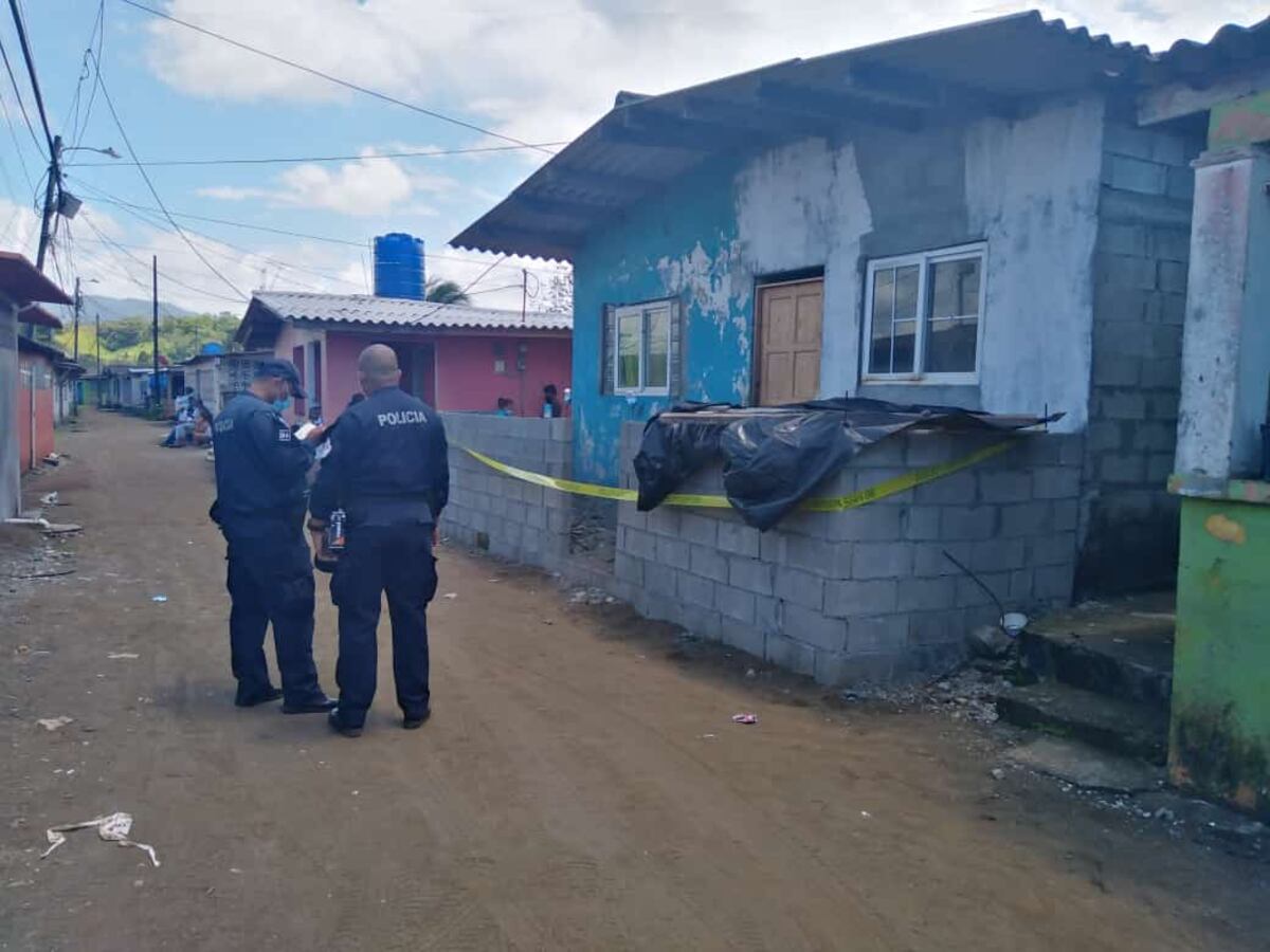 Mujer mete mortal apuñalada al marido en Costa Arriba de Colón 