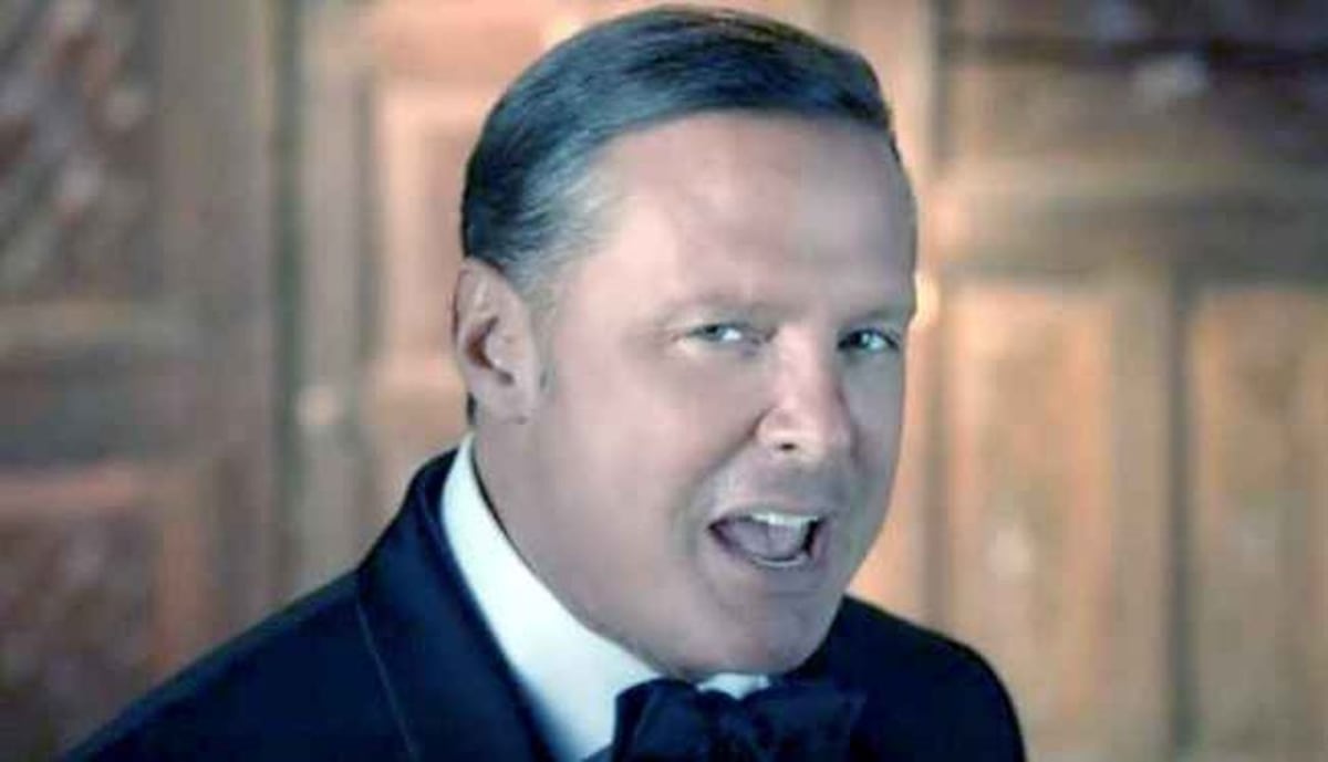 Luis Miguel agrede a técnico de sonido en pleno concierto| VIDEO