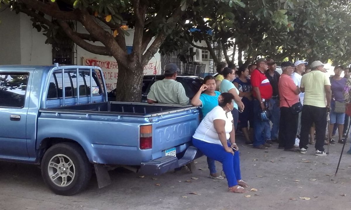 Aguadulce protesta por falta de agua