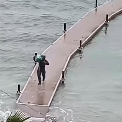 ¡Droga flotando! El hallazgo que puso en corredera a la Policía en Colón